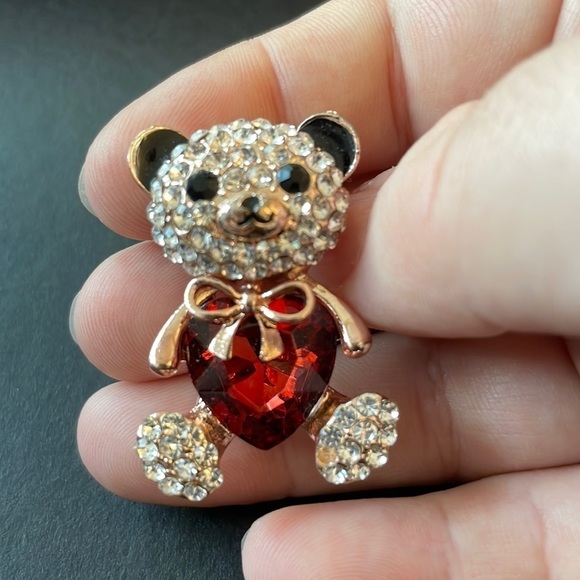 SAKS FIFTH AVENUE Teddy Bear 🧸 Heart ❤️ Brooch - Picture 1 of 3